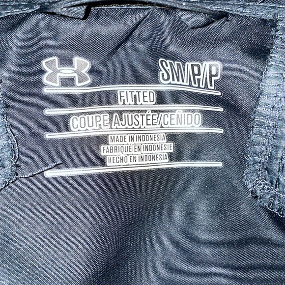 Under armour windbreaker - Picture 3 of 4